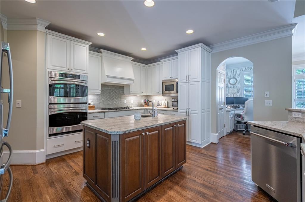 225 Ansley Close, Roswell, Georgia image 13