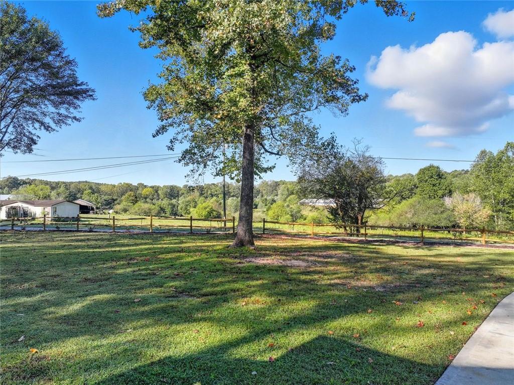 275 Old Whitestone Road W