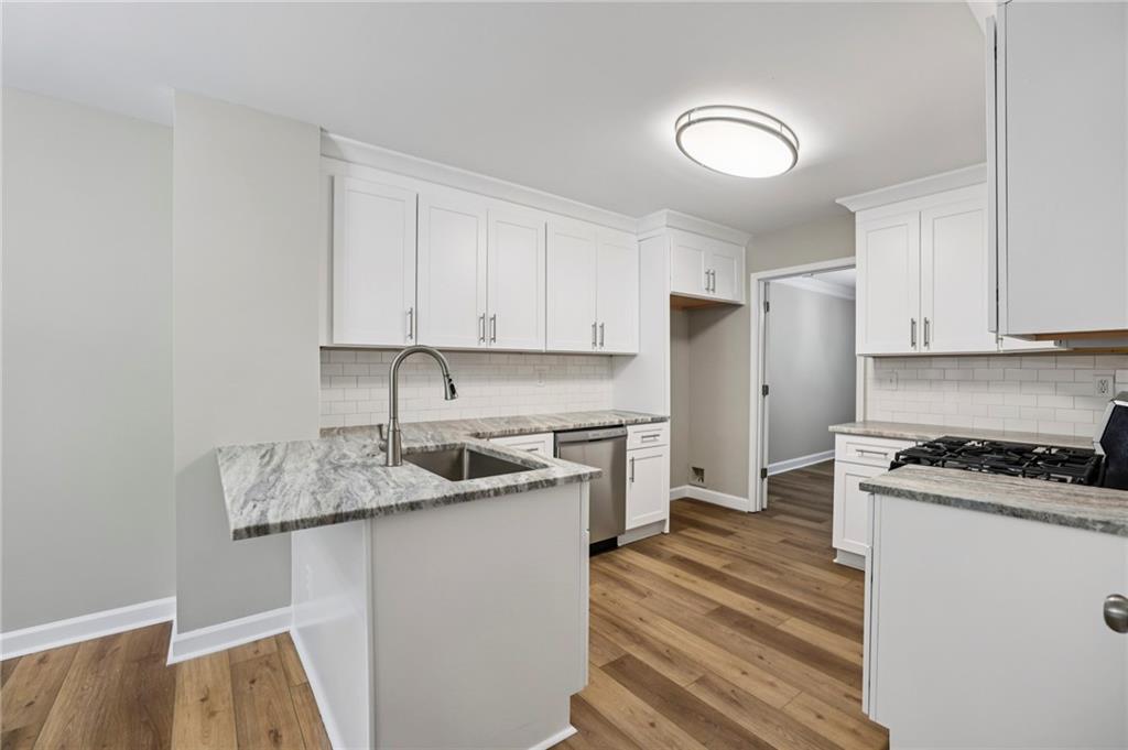 1359 Sheffield Glen Way NE