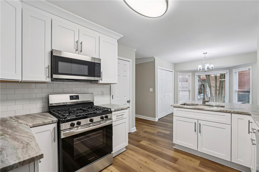 1359 Sheffield Glen Way NE