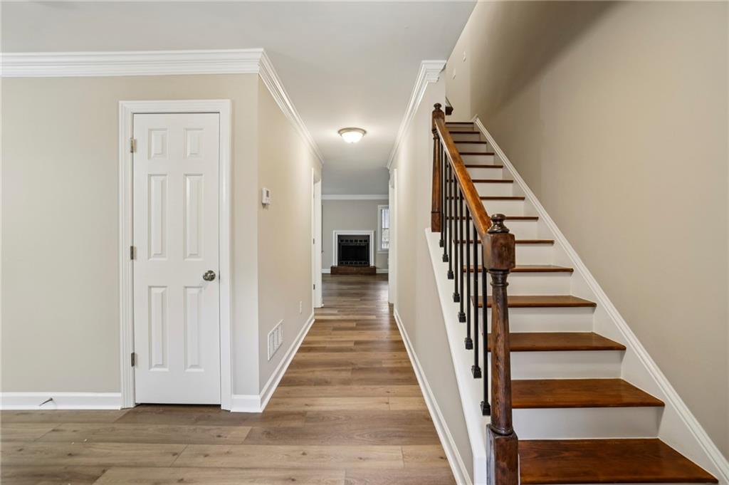 1359 Sheffield Glen Way NE