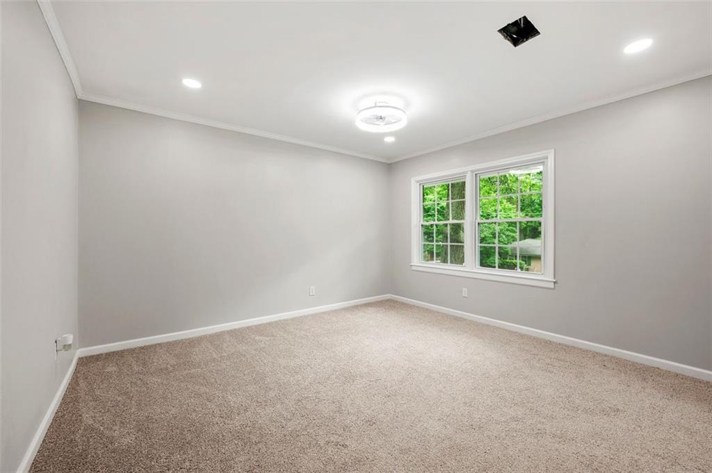 2828 Cloverhurst Drive, Atlanta, Georgia image 10