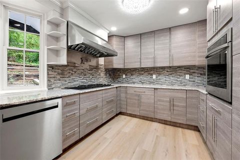 2828 CLOVERHURST Drive Atlanta GA 30344