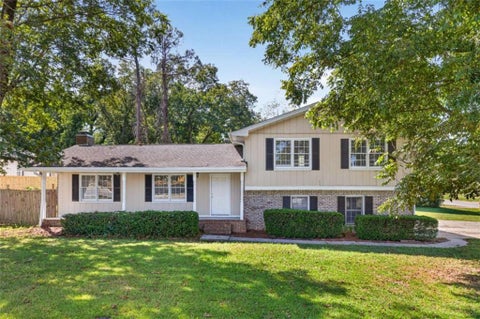 Homes For Sale - 1021 Grayson Highway<br/> Lawrenceville, GA 30046