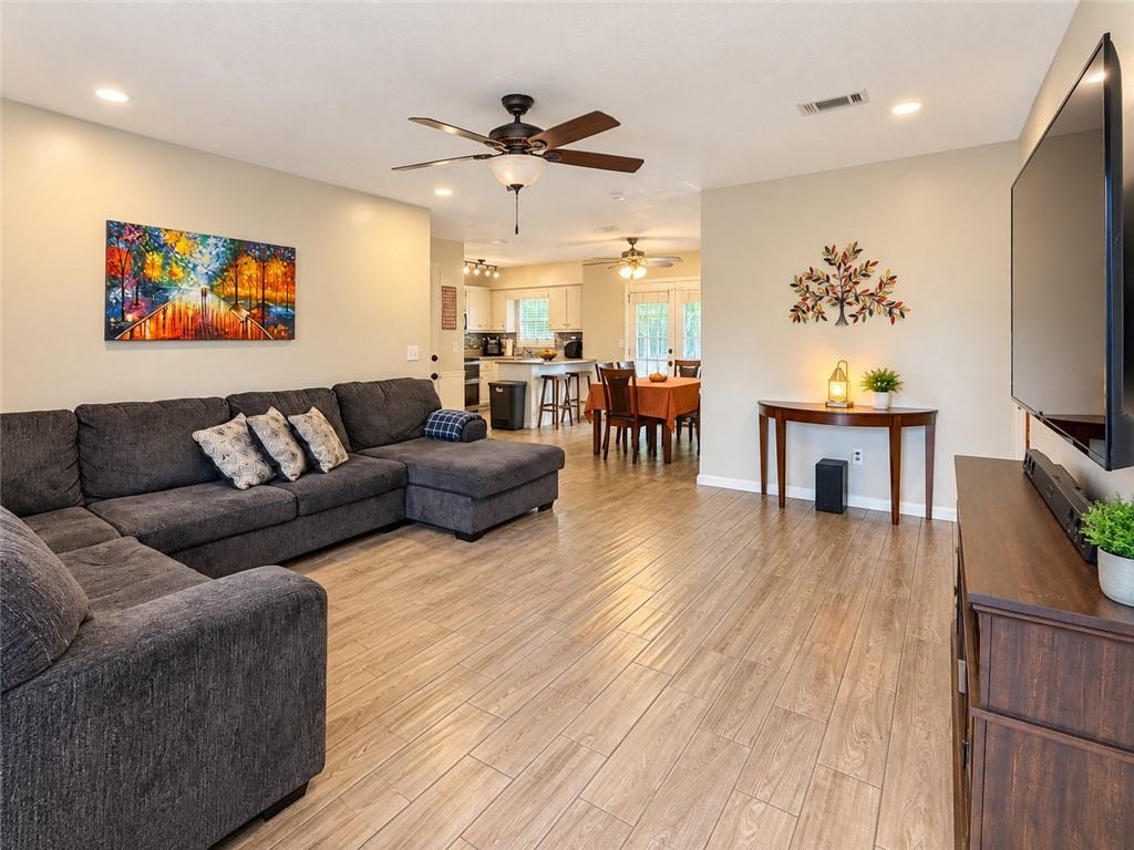 6 Shallowford Court NW