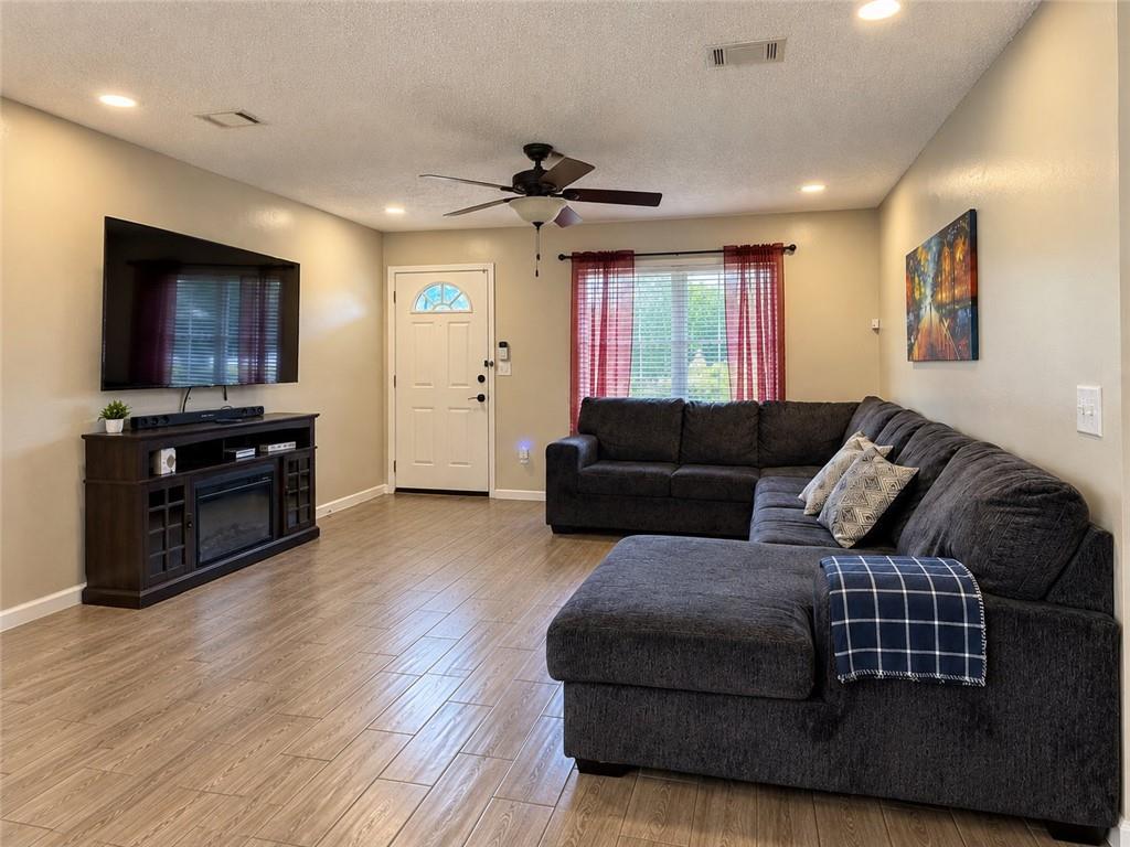 6 Shallowford Court NW
