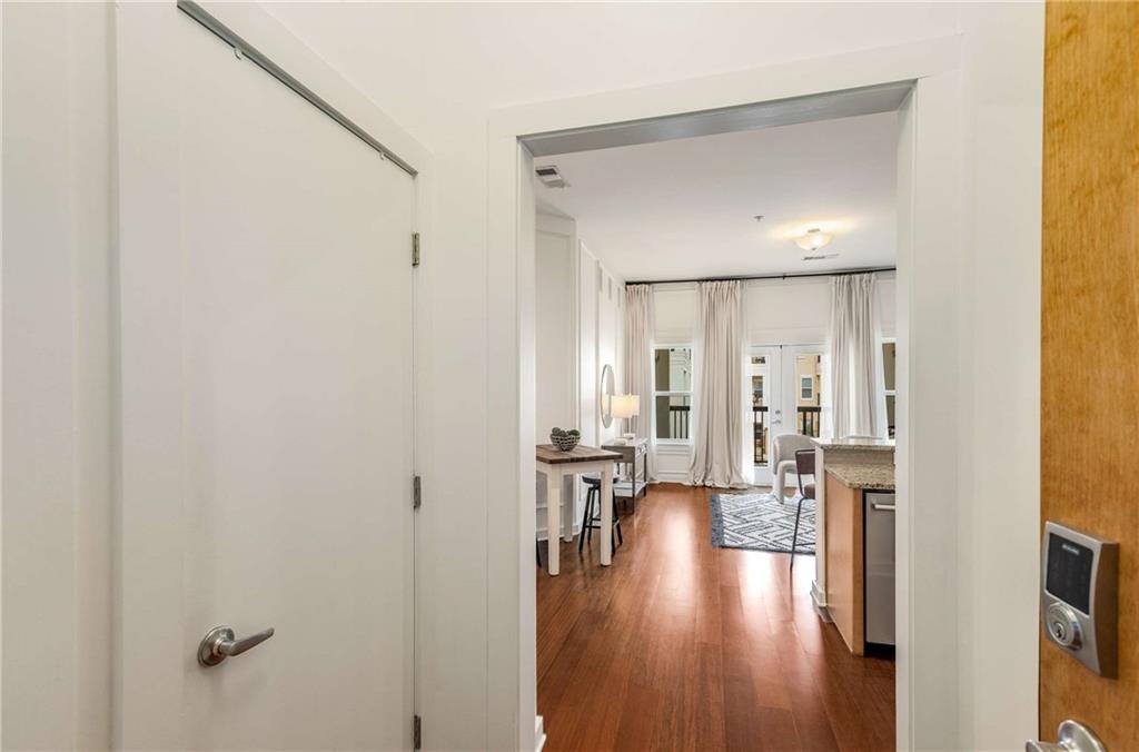 870 Inman Vlg pkwy 305