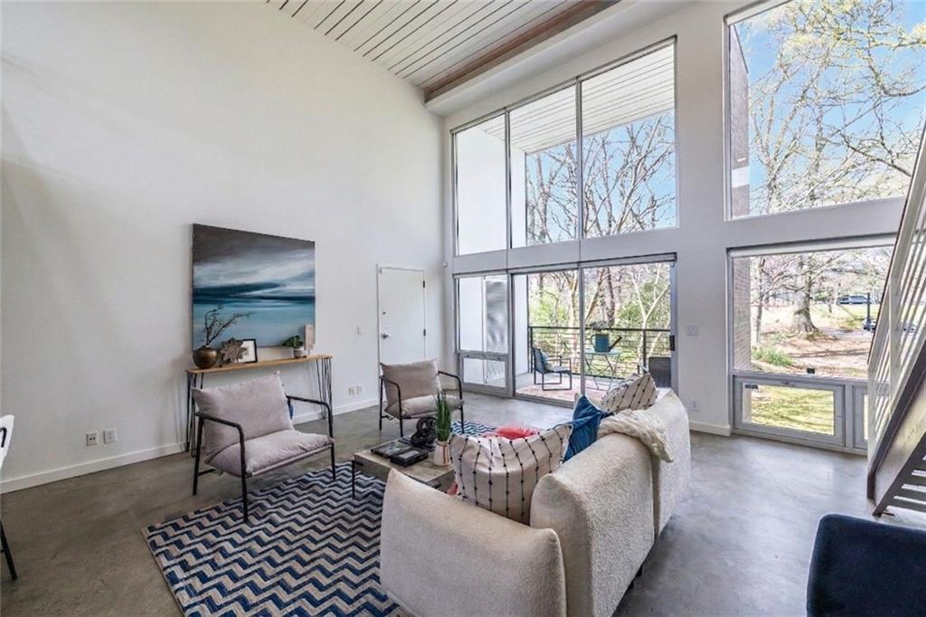 490 N Highland Avenue NE 2B