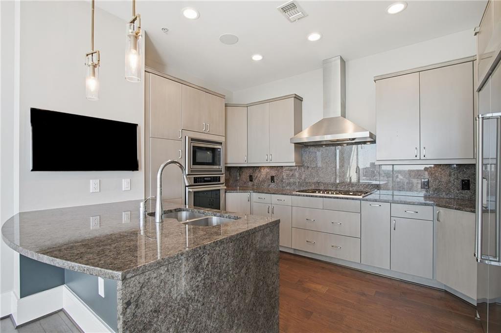 1065 Midtown Loews - Residential