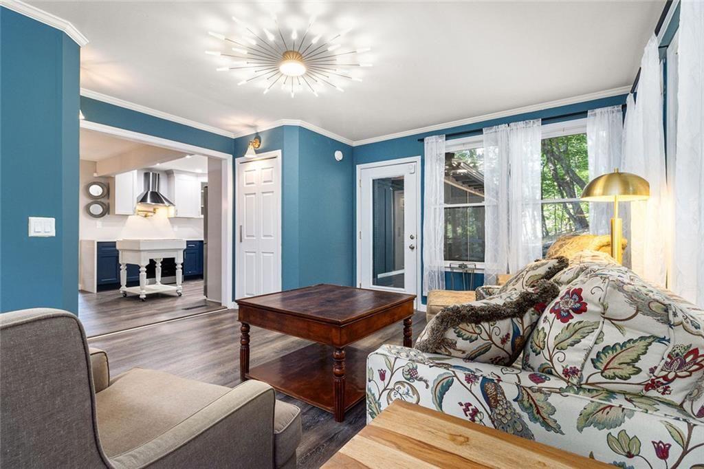 220 Fox Den Circle