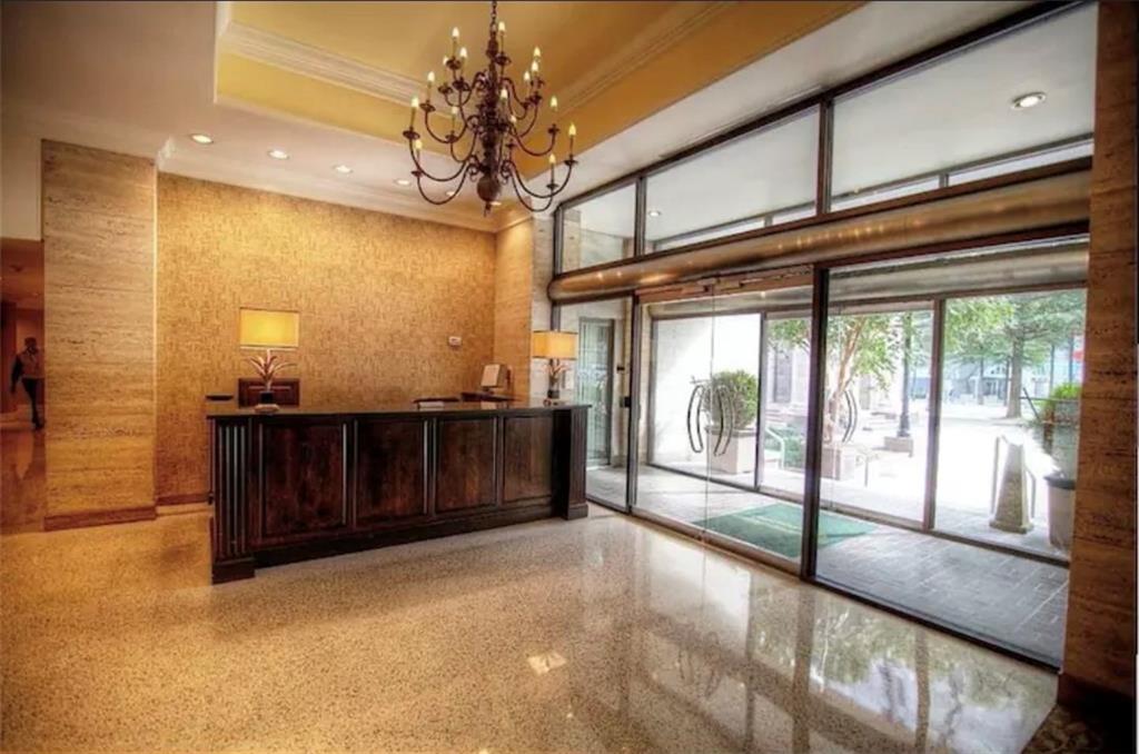 300 Peachtree Street NE 11I
