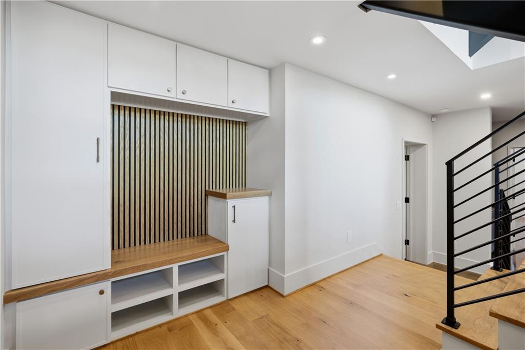 1033 Reeder Circle NE