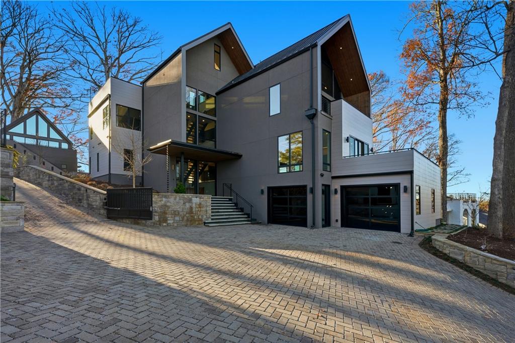 1033 Reeder Circle NE