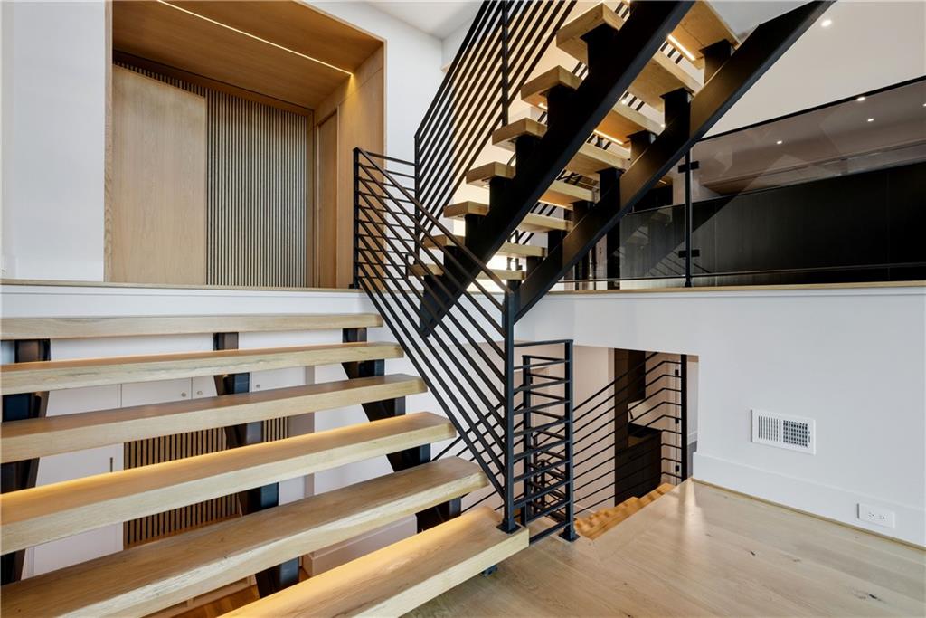 1033 Reeder Circle NE