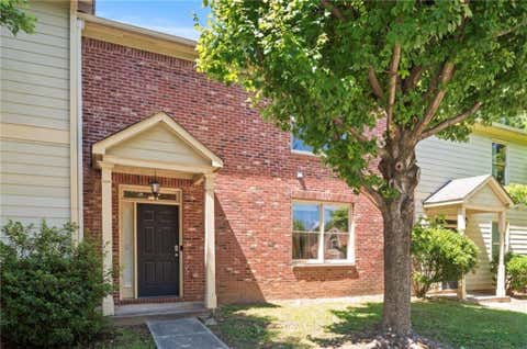 Townhouse For Sale - 1709 W Taylor Avenue<br/> Fulton County, East Point, GA 30344