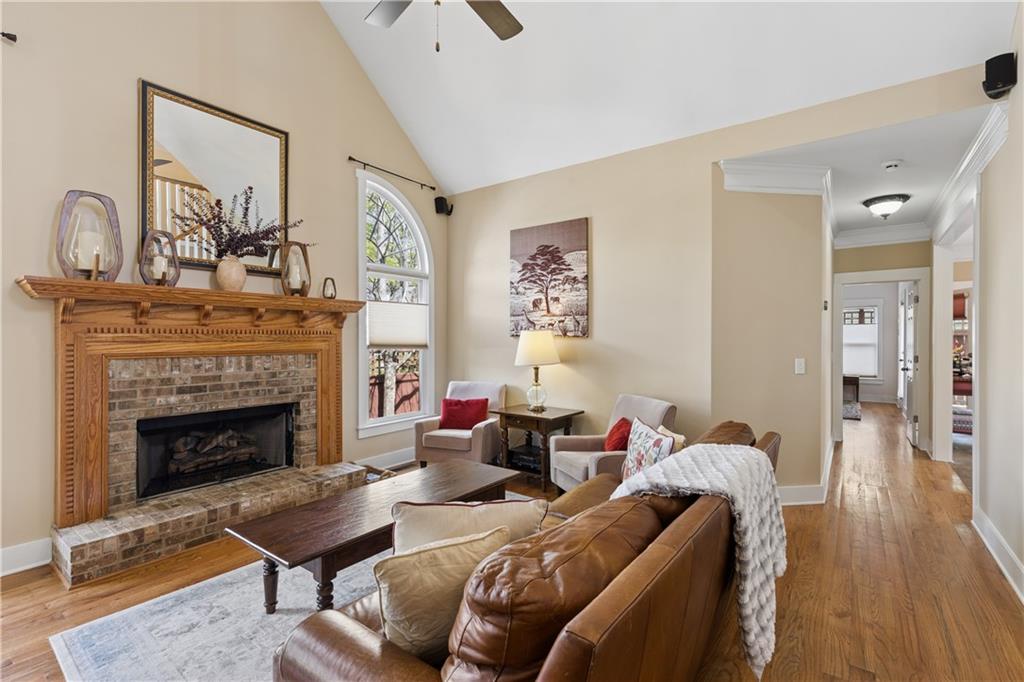 121 Warren Street NE