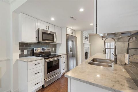 Photo of 20 Ivy Parkway NE, Atlanta, GA 30342 (MLS # 7734230)