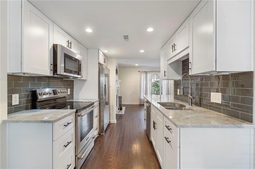 20 Ivy Parkway NE