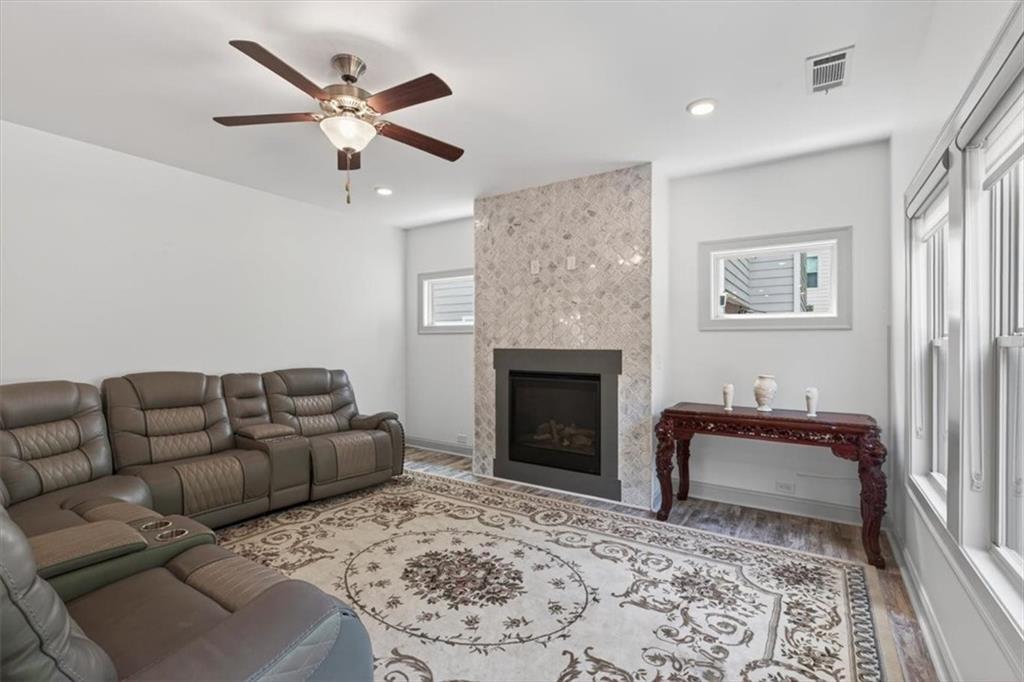 123 Grove View Road