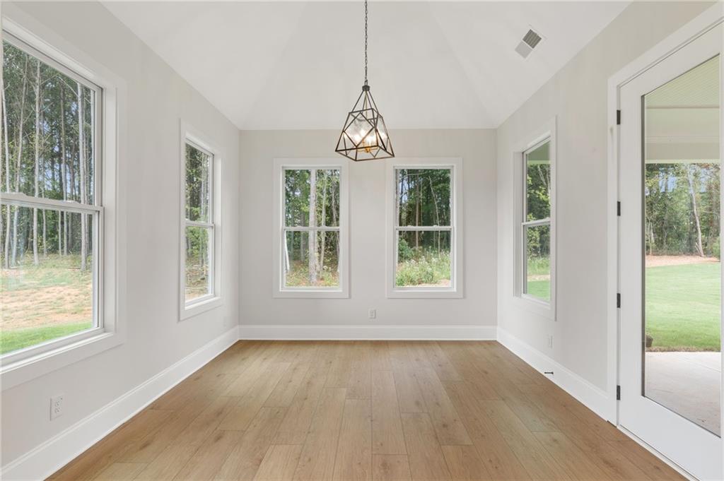 200 Knollwood Bend