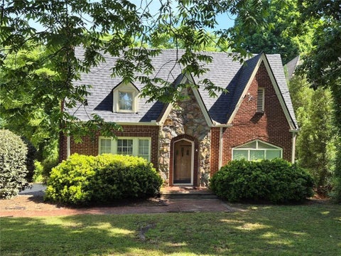 Homes For Sale - 152 Mt Paran Road<br/> Sandy Springs, GA 30327