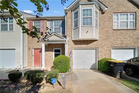 Townhouse For Sale - 6120 Capitol Knoll Knl<br/> Fairburn, GA 30213