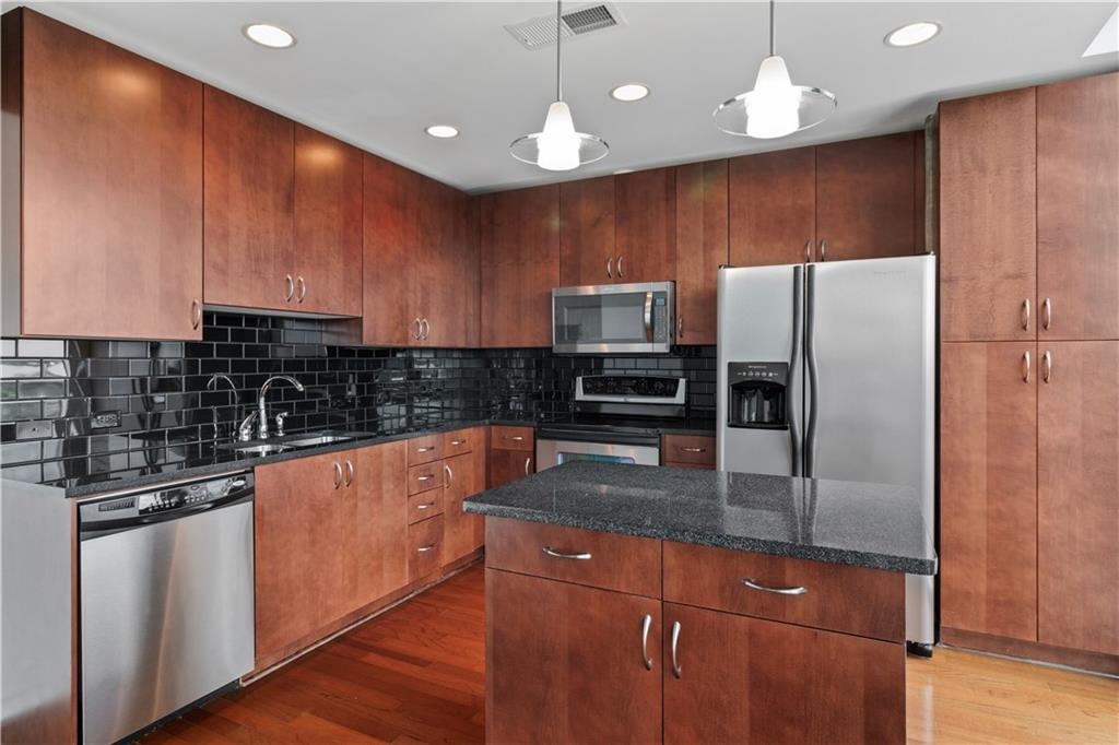 860 Peachtree Street NE 1612