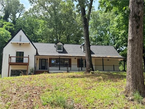 Homes For Sale - 2340 Highview Road<br/> Atlanta, GA 30311