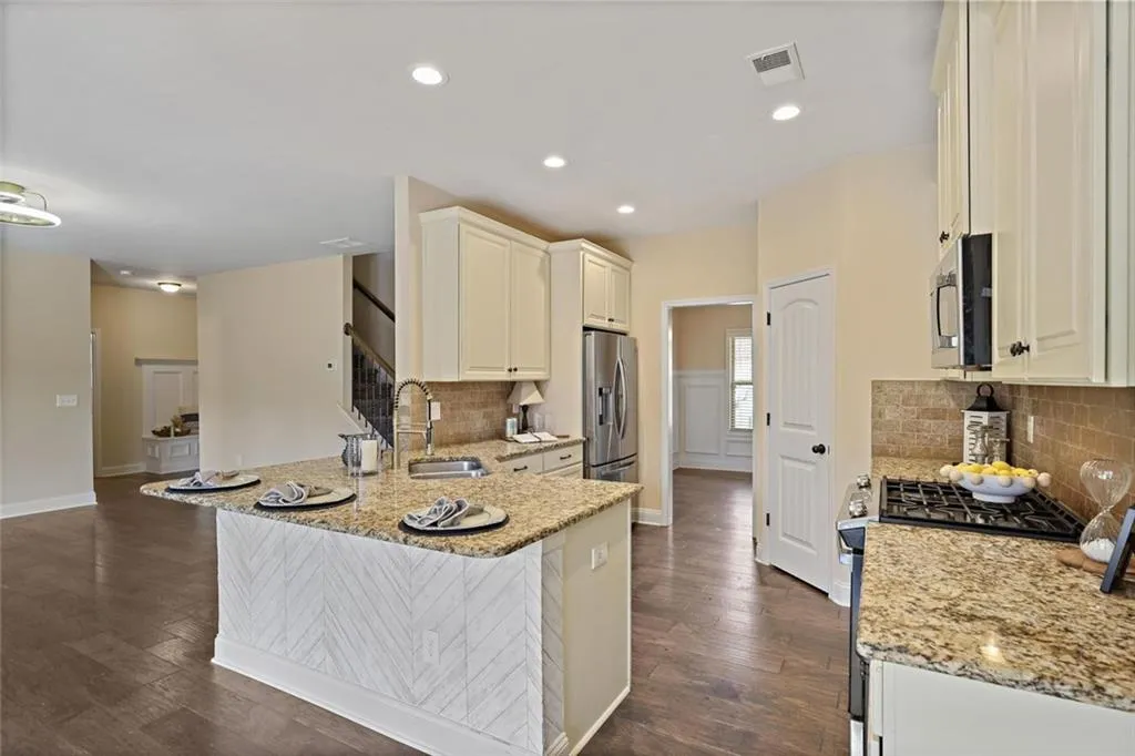 Dallas, Georgia 30132, United States, 5 Bedrooms Bedrooms, ,3 BathroomsBathrooms,Residential,Coming Soon,254467