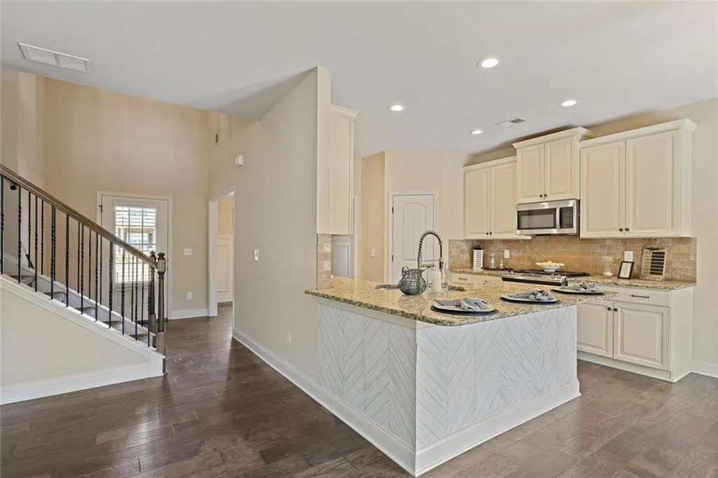 Dallas, Georgia 30132, United States, 5 Bedrooms Bedrooms, ,3 BathroomsBathrooms,Residential,Coming Soon,254467