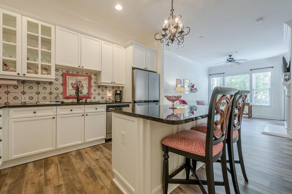 11 Perimeter Center E 1116