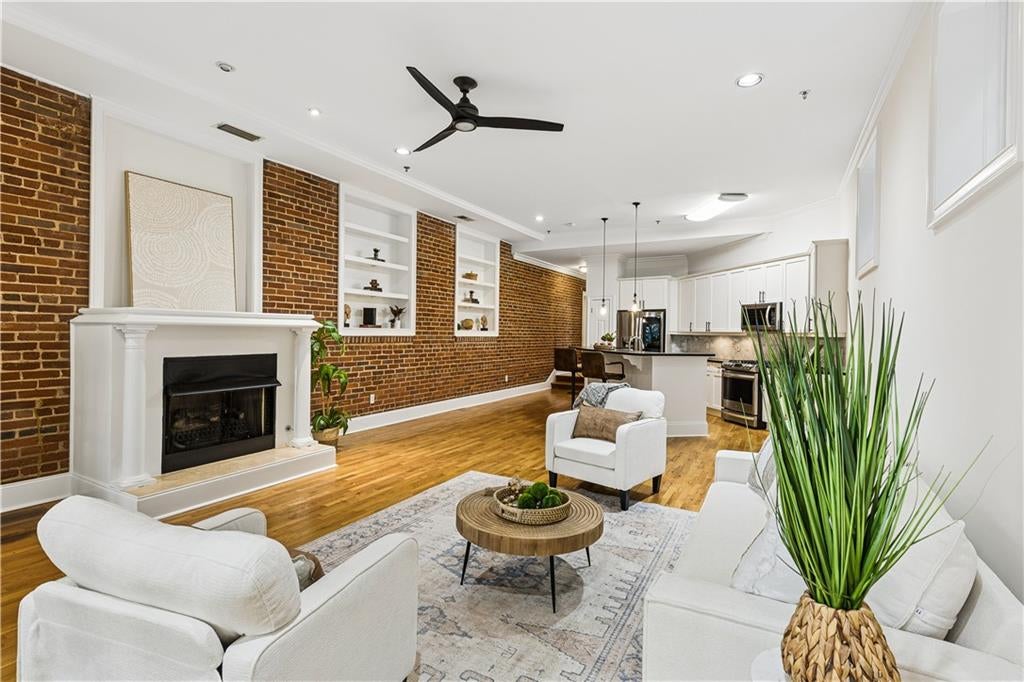 270 15th Street NE 101