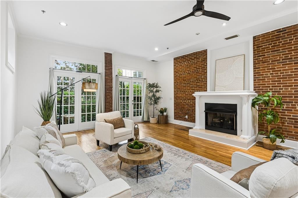 270 15th Street NE 101