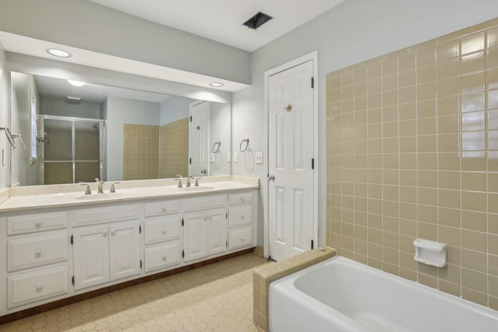 River Chase - Residential