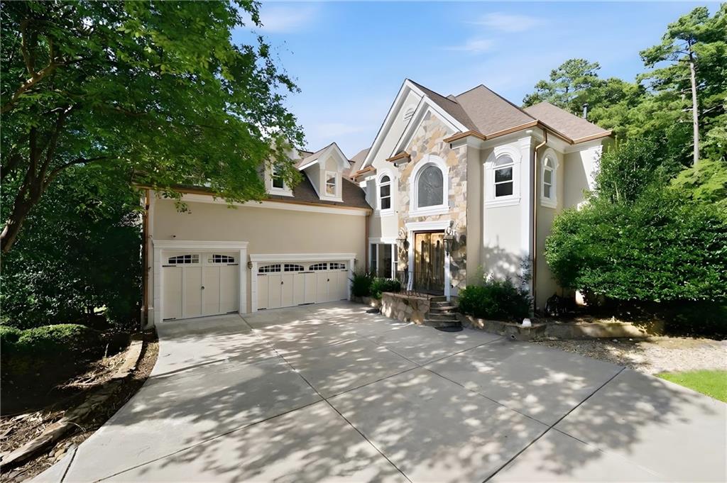 6709 Wooded Cove Court