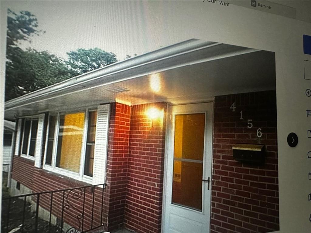 4 BEDROOM , 2 FULL BATH, LARGE BACK YARD BRING YOUR BEST OFFER SELLER IS MOVING TO FLORIDA
PLEASE CALL FOR APPOINTMENT.