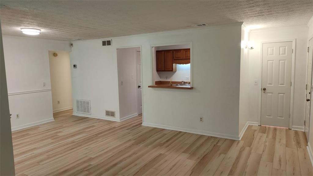 4077 Woodridge Way Way, Tucker, Georgia image 5