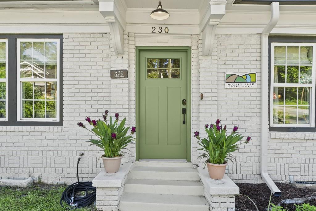 230 Wellington Street SW