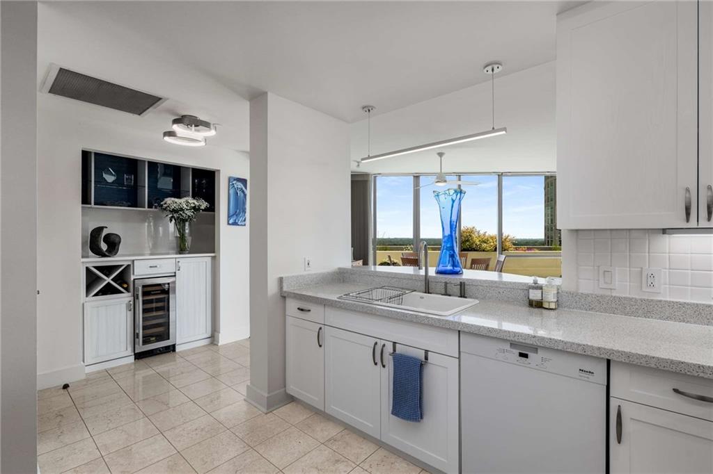 700 Park Regency Place NE 2201