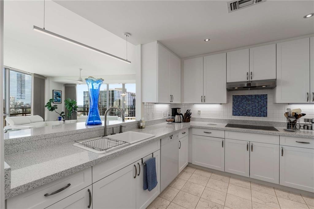 700 Park Regency Place NE 2201