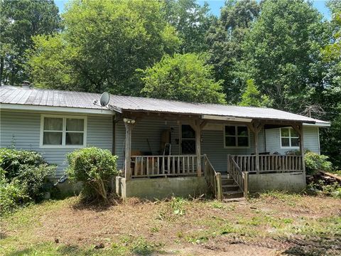 Homes For Sale - 5929 Priest Road<br/> Cherokee County, Acworth, GA 30102
