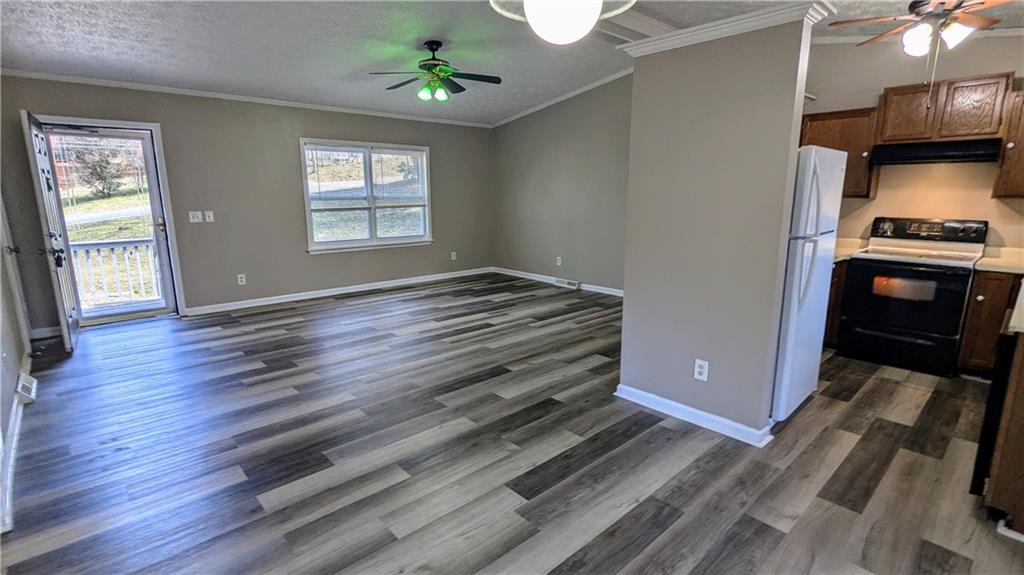 4195 Bradley Drive, Snellville, Georgia image 4