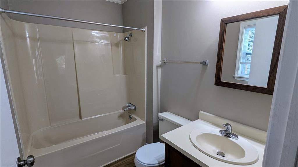4195 Bradley Drive, Snellville, Georgia image 8