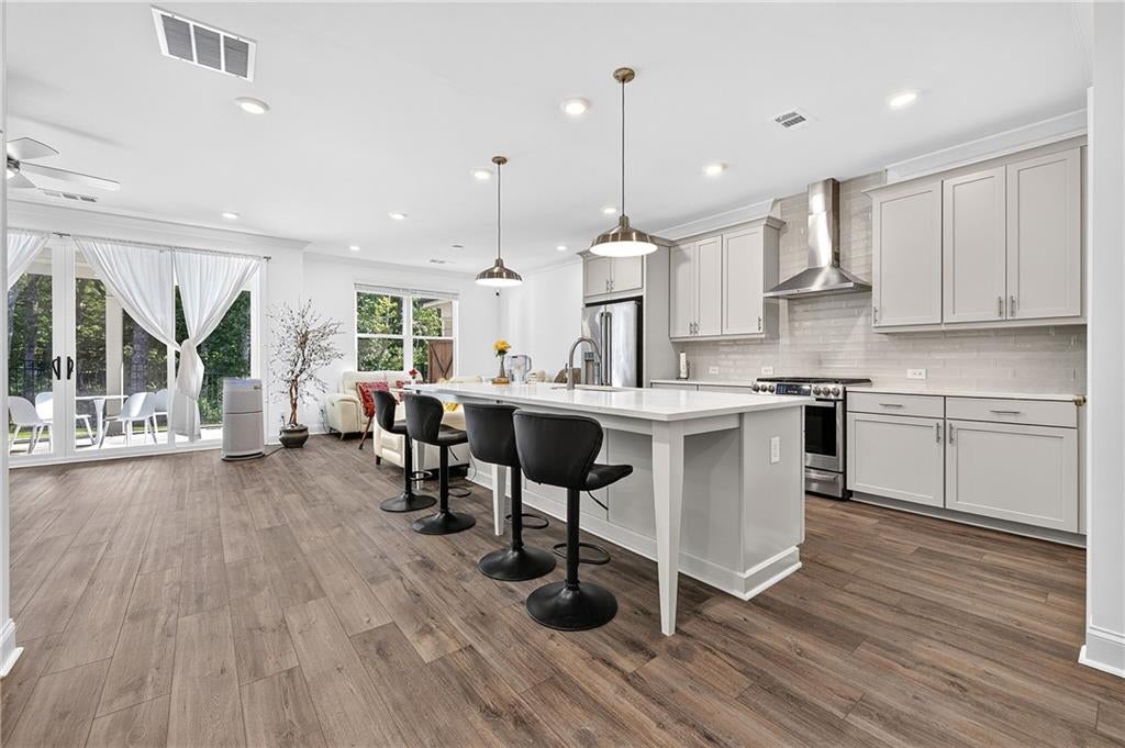 1602 Wellborn Walk