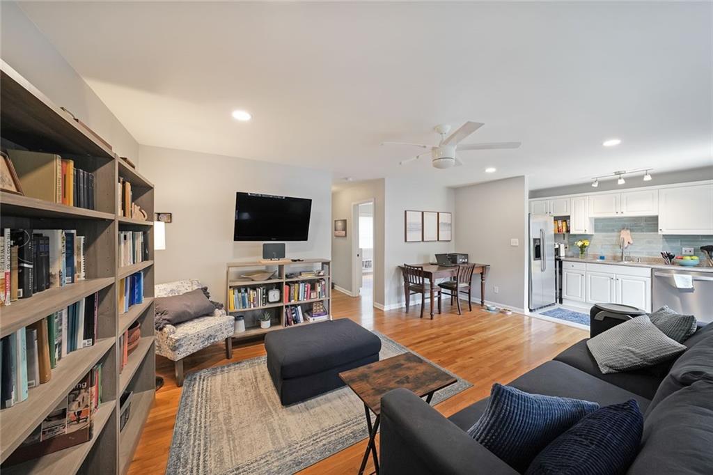 808 Greenwood Avenue NE 104