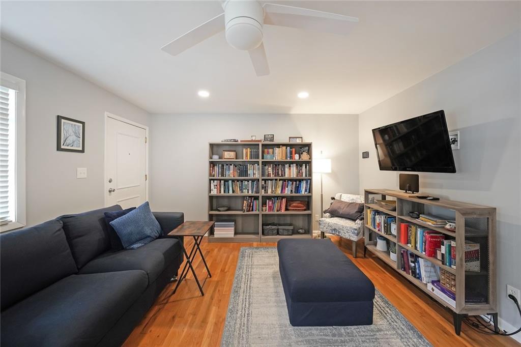808 Greenwood Avenue NE 104