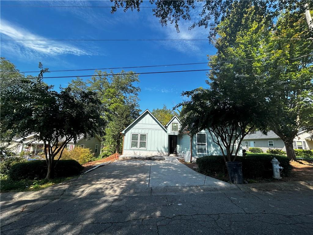 934 Zion Circle