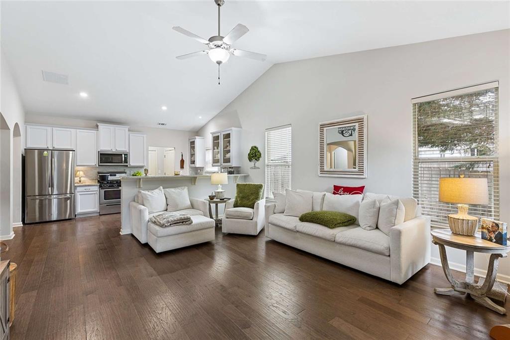 1725 Grand Oaks Drive