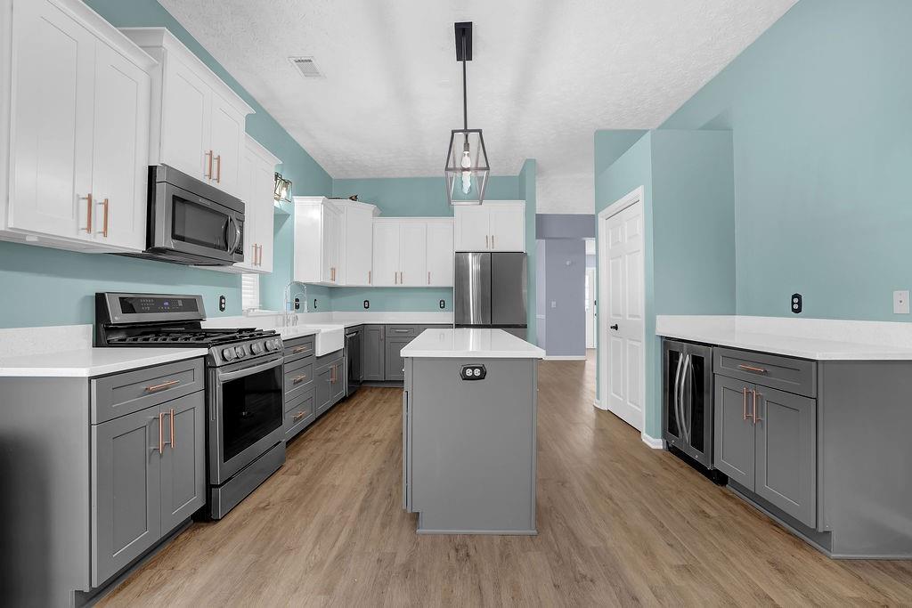 2158 Marne Glen