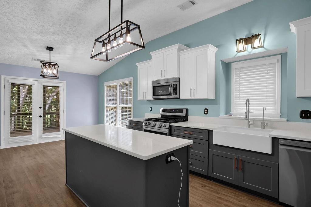 2158 Marne Glen